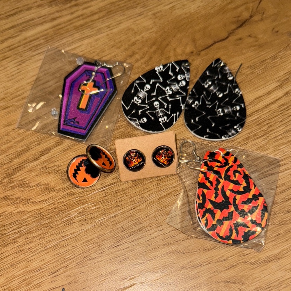 Halloween Themed Earrings Set